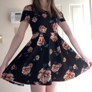 Cute casual black and pink flower dress (short)